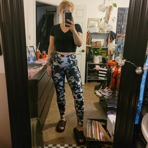 BlackMilk Raven Leggings